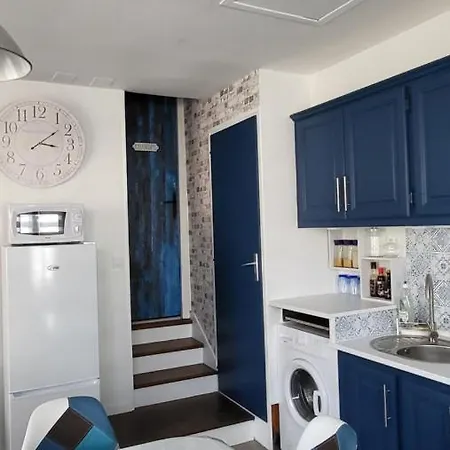 Apartment T2 Des Arenes