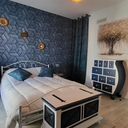 T2 Des Arenes Apartment Cazaubon